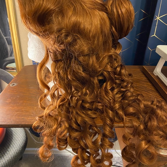 Princess Belle Disney wig - Picture 4 of 9